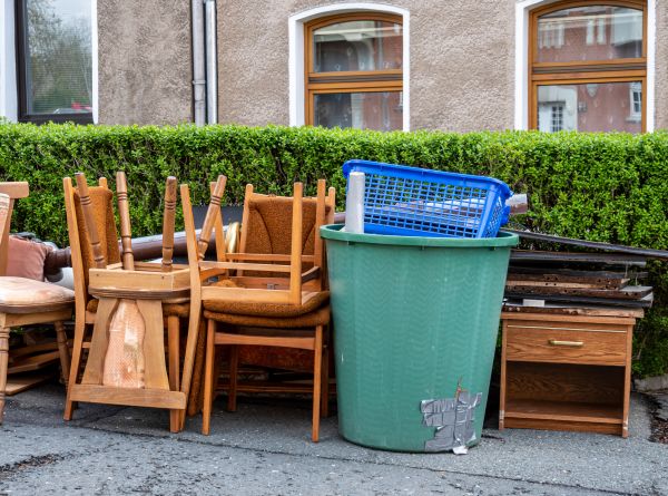 Chair Disposal Service in Kernersville